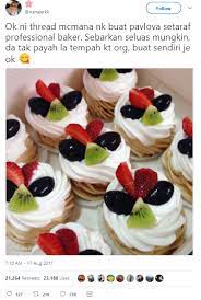 Pavlova (pav) adalah sejenis meringue kek yang dibuat dari putih telur dan gula halus sebagai dua bahan utama. Cara Macam Mana Nak Buat Pavlova Gebu Rangup Dengan Guna Bahan Yang Mudah Saja Siakap Keli News