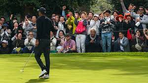 Pga Tour With Tiger Woods In Tow Tries To Win Over Japan The New York Times