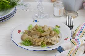 Lavate i finocchi, tagliateli a fettine e rosolateli in padella con il burro fuso, fin quando non risultano non appena i finocchi risultano ben cotti, non vi resta che condirli con il parmigiano grattugiato e. Finocchi In Padella Veloci La Casa Del Coniglio Bianco