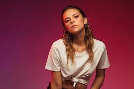 #l'amore esiste #francesca michielin #percorso condiviso #saluto #l'amore mio sei tu #l'amore non ha senso #l'amore scalda il cuore #amore #sorriso #dove. Bio Francesca Michielin