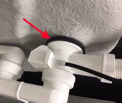 Wunderschönen guten tag zusammen, mein spülbecken hat an der abtropffläche so einen kleinen flachen abfluss. Finger Weg Von Der Zentralen Gewindeschraube Bei Abflussen Von Dusche Und Badewanne Folge Ist In Der Regel Ein Wasserschaden Schimmelpilze Schadstoffe Elektrosmog Abschirmung Energieausweise Trinkwasserproben Tatig In Luneburg Bardowick