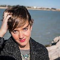 Hay una araña en mi clavícula by Sara Herrera Peralta