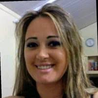 Carina Pedroso's Instagram, Twitter & Facebook