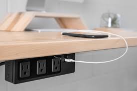 Either built into the desk or sitting on your desktop, with usb, ethernet, hdmi, and power outlets. Ekskurziya Nepriyaten Grah Office Desk With Power Sockets Protectolympicpeninsula Org