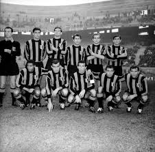 Jogador é um adjetivo, masculino singular pede ao teu irmão jogador um autógrafo para mim. Die 45 Besten Ideen Zu Speichern Inter Mailnd Inter Mailand Fussball Mailand