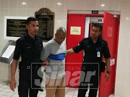 Jelasnya, mahkamah majistret shah alam membenarkan kesemua suspek direman di bawah seksyen 117 kpj selama empat hari dan kes disiasat dibawah seksyen 12(2) akta dadah berbahaya 1952 dan seksyen 15(1)(a) akta dadah berbahaya 1952. Penjara 13 Tahun 13 Sebatan Kerana Dadah