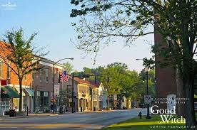 Are You A Good Witch Or A Bad Witch House Bunny Goodwitch Middleton Like Stars Hollow Gilmore Girls It S Warm Friendly With A Small Town Feel And Connection Street American Business Small Towns Usa