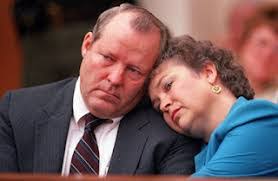 Evelyn Knott's Instagram, Twitter & Facebook