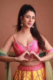 20+ Warina Hussain Photos: Find Latest HD Images, Pictures, Stills & Pics -  Filmibeat