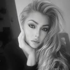 Jill Leigh's Instagram, Twitter & Facebook