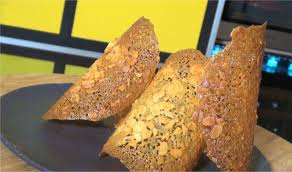 Faites Fondre Le Beurre Au Micro Ondes Melangez Au Fouet Le Beurre Legerement Refroidi Avec Le Sucre Ajoutez Le Jus D Ora Recette Recette Tuiles Alimentation