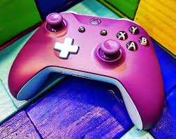 Back in october, microsoft put the xbox design lab on hold while it focused on getting a pair of new consoles and an updated controller into the hands of gamers. Facebook