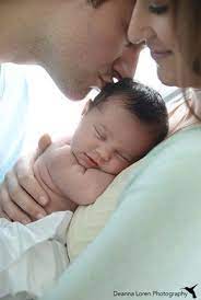 Beautiful Natural Lifestyle Newborn Photography At Home Newborn Posing Ideas D Fotos De Maternidade Fotografia De Bebes Recem Nascidos Fotografia De Bebes