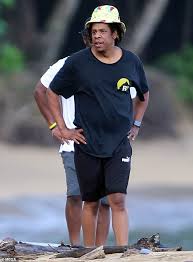 Most of the time when he goes to t.v shows parties and other functions like concert then he makes the short hairstyle. Jay Z Looks Vacation Chic As He Dips His Feet In The Sand During A Workout On The Beach In Hawaii Oltnews