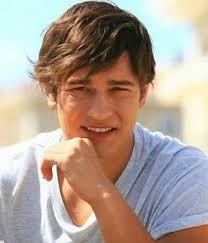 Medcezir Yaman Cagatay Ulusoy Sac Modeli Stili Sekli Attractive People Cagatay Ulusoy Actors