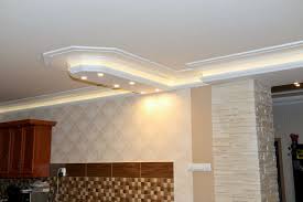 Die direkte led deckenbeleuchtung lässt sich auch ausgezeichnet mit zierleisten für den übergang von der wand zur decke ergänzen. Led Spot Beleuchtung Mit Styroporleisten In Der Kuche Indirekte Beleuchtung Beleuchtung Led Spots