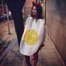 Diy Deviled Egg Costume You Could Even Add Dots Of Red On The Yoke For Paprika Cool Halloween Costumes Halloween Costumes Cute Halloween Costumes
