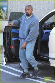 Kanye West On Saturday March 16 Kanye West Outfits Kanye West Style Streetwear Men Outfits