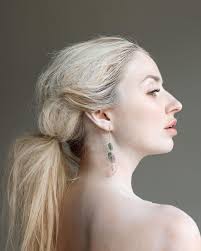 The Graduated Drop Earrings 👌 🌈 ⠀⠀⠀⠀⠀⠀⠀⠀⠀ Initially I saw the new Arco  collection as a departure in design for me within my fine jewelry  collection, however I quickly began to see