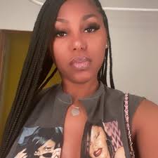 who doing mommy & me ponytails rn ? 😩