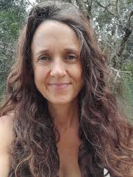 Do any members live or know of friends and family that live in converted  railway stations or station houses? Do you have any photos or stories that  you have managed to dig