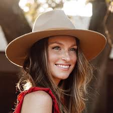 Brooke Stephenson's Instagram, Twitter & Facebook