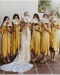Picking wedding bouquets isn't easy unless you're actually a florist. Pin On To Wed