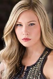 Robyn Badger's Instagram, Twitter & Facebook