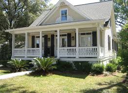 Charleston Neighborhood Old Summerville Sc See A List Of Homes For Sale Today Http Primelocationreales Charleston Homes House Styles South Carolina Homes