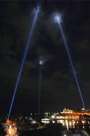 Des faisceaux colorés, présents dans le ciel de toulouse, mercredi 16 novembre 2016 au soir, ont soulevé les interrogations des riverains. Faisceau Lumineux Dans Le Ciel