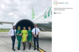 36.2k people follow @pramugari.lionair's instagram account. Selain Bikin Cantik Ini Makna Lain Seragam Pramugari Indonesia Konfrontasi