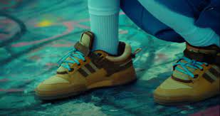 Bad bunny's the first café adidas forum buckle low collab is releasing on march 17 via the confirmed app in europe and the u.s., at select global retailers and on uber eats in puerto rico. Bad Bunny Previews Adidas Forum Collaboration In Yo Visto Asi Music Video Complex