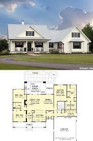 Single Story 3 Bedroom The Coleraine Home Floor Plan In 2020 Farmhouse Floor Plans Farmhouse Style House Plans House Plans Farmhouse