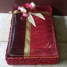 Jun 11, 2021 · 14 seserahan yang sering dipakai dalam acara pernikahan. Jual Kotak Box Kue Hantaran Terbaru Lazada Co Id