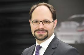 Porsche AG: Porsche repositions communications department