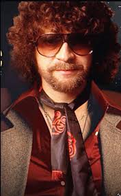 He looks much better with a scarf 😊