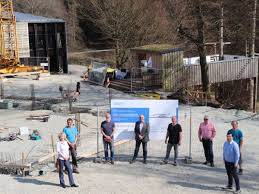 Das gebäude, damals an der elbeallee gelegen, wurde in den jahren 1959/60 errichtet und schon seit 1961 als. Grosse Bewegungshalle Fur Familienferienstatte Matthias Claudius Haus In Eversberg Meschede