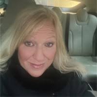 Jennifer Lechuga's Instagram, Twitter & Facebook