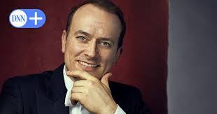 Daniel Behle's Instagram, Twitter & Facebook