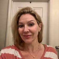 Amanda Hobby's Instagram, Twitter & Facebook