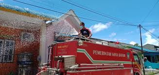 Tak ada korban jiwa dalam kejadian ini. Disinfektan Hari Ini Oleh Gtpp Covid 19 Dinas Pemadam Kebakaran Kota Batam Dinas Pemadam Kebakaran Kota Batam