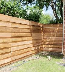 The Backyard A New Horizontal Fence Hi Sugarplum Horizontal Fence Fence Design Backyard Fences