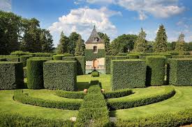 Jardins du manoir d'eyrignac (fr); Eyrignac Et Ses Jardins Jardins Parcs A Salignac Eyvigues Guide Du Perigord