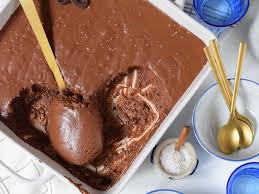 Chocolat Noir Creme Liquide Jaune D Oeuf Blanc D Oeuf Sucre Semoule Fleur De Sel Mousse Au Chocolat Recette Dessert Chocolat