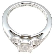 Bague solitaire cartier 1895 en or jaune et en diamant 0,90 carat ref collector square : Prix D Une Bague Solidaire 1895 Or Rose Cartier Bague Solitaire Cartier 1895 En Platine 0 40 Carat H Auctions Cartier Bague Ornee D Un Diamant Brillante Monte
