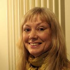 Suzanne McArdle (@Paperpeeler)