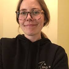 Lindsay Beal's Instagram, Twitter & Facebook