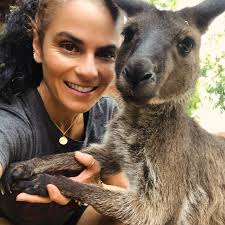Brekky with these ABSOLUTE cutie QUEENS!!!! 🥰❤️❤️❤️😍🦘 Dotti, Kirby,  Nutmeg, Julie, Maple and Frankie. #kangaroo #love #saturday #weekend  #wildlife