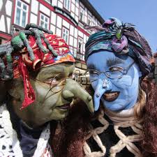 Walpurgisnacht (walpurgis night or the night of walpurga/walburga) is a traditional holiday celebrated on the 30th of april in both central and northern. Walpurgisnacht Am Freitagabend Was Wird Eigentlich Gefeiert Stern De