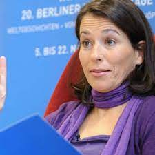She outlived her husband by seven years. Anne Will Startet Mit Neuem Konzept Am Mittwoch Film Tv Serien